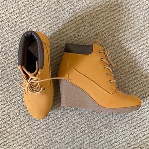 Brand New MIA Wedged Workboot